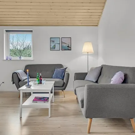 1 Bedroom Cozy In 3*
