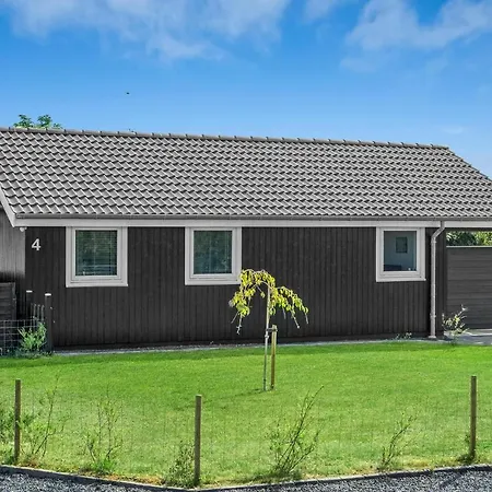 1 Bedroom Cozy In 3*